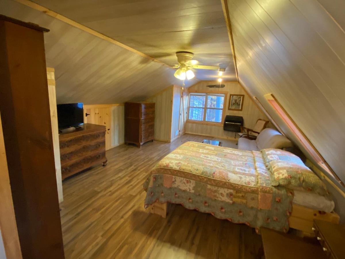 Charming In-law On Great East Apartment *